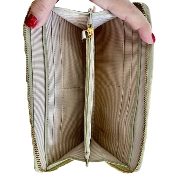 Margot New York Gabby large khaki green leather zip-around wallet wristlet - Picture 8 of 12